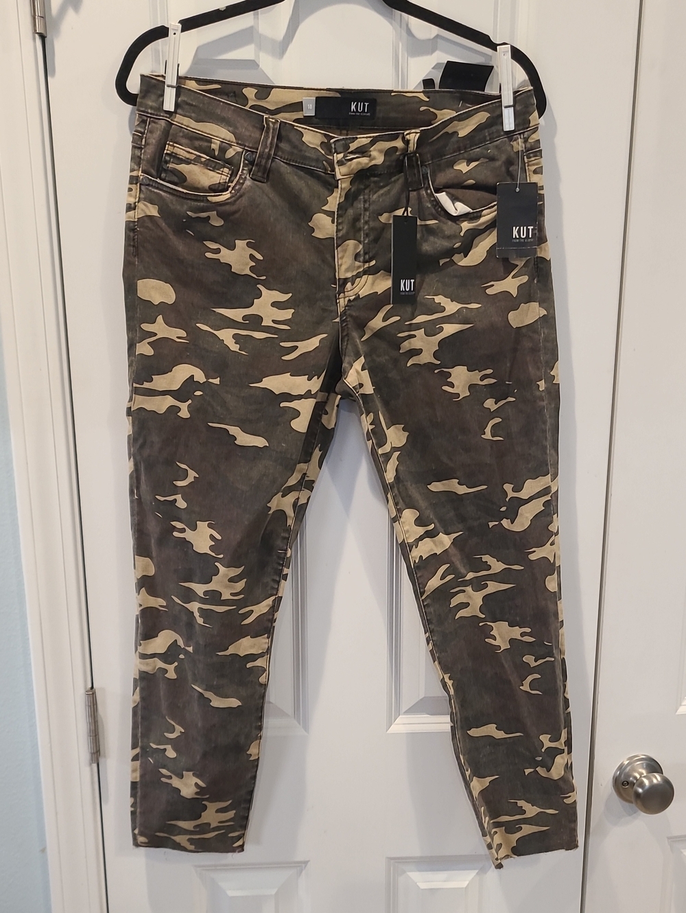 KUT Camo Skinny Cropped Jeans in Olive & Tan